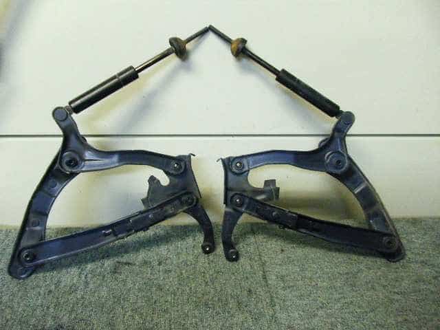 W202 MERCEDES-BENZ Mercedes-Benz C200 bonnet hinge food SOHK damper right and le