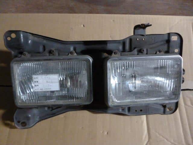 Right Headlight TOYOTA Landcruiser 1989 N-HJ60V