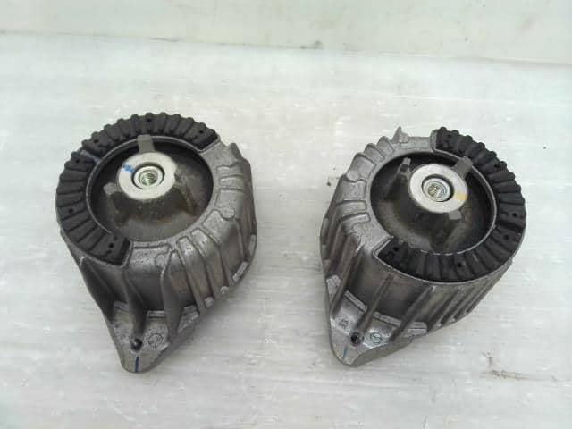 197 Benz E class RBA-212036C "Engine mount" E250 right and left set yatsu