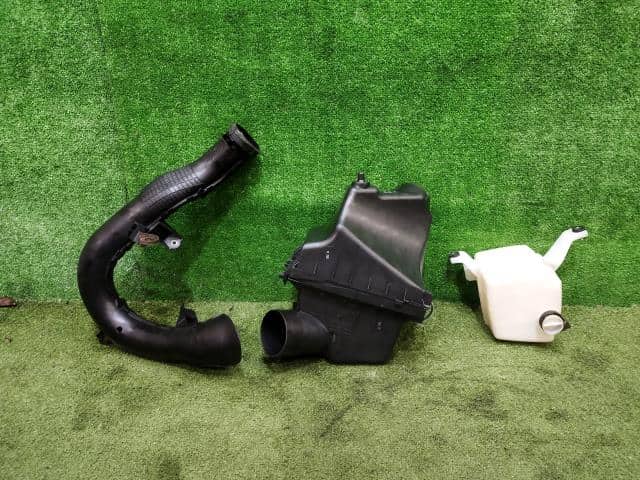 Air Cleaner Assembly TOYOTA Harrier 2018 DAA-AVU65W 1770036320