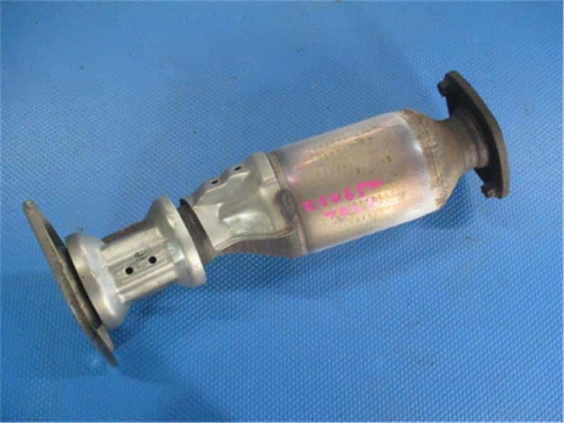 Exhaust Center Muffler TOYOTA Harrier 2018 DBA-ZSU65W 1741037820