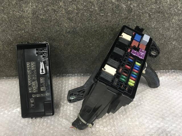 Fuse Box HONDA Fit 2013 DAA-GP5